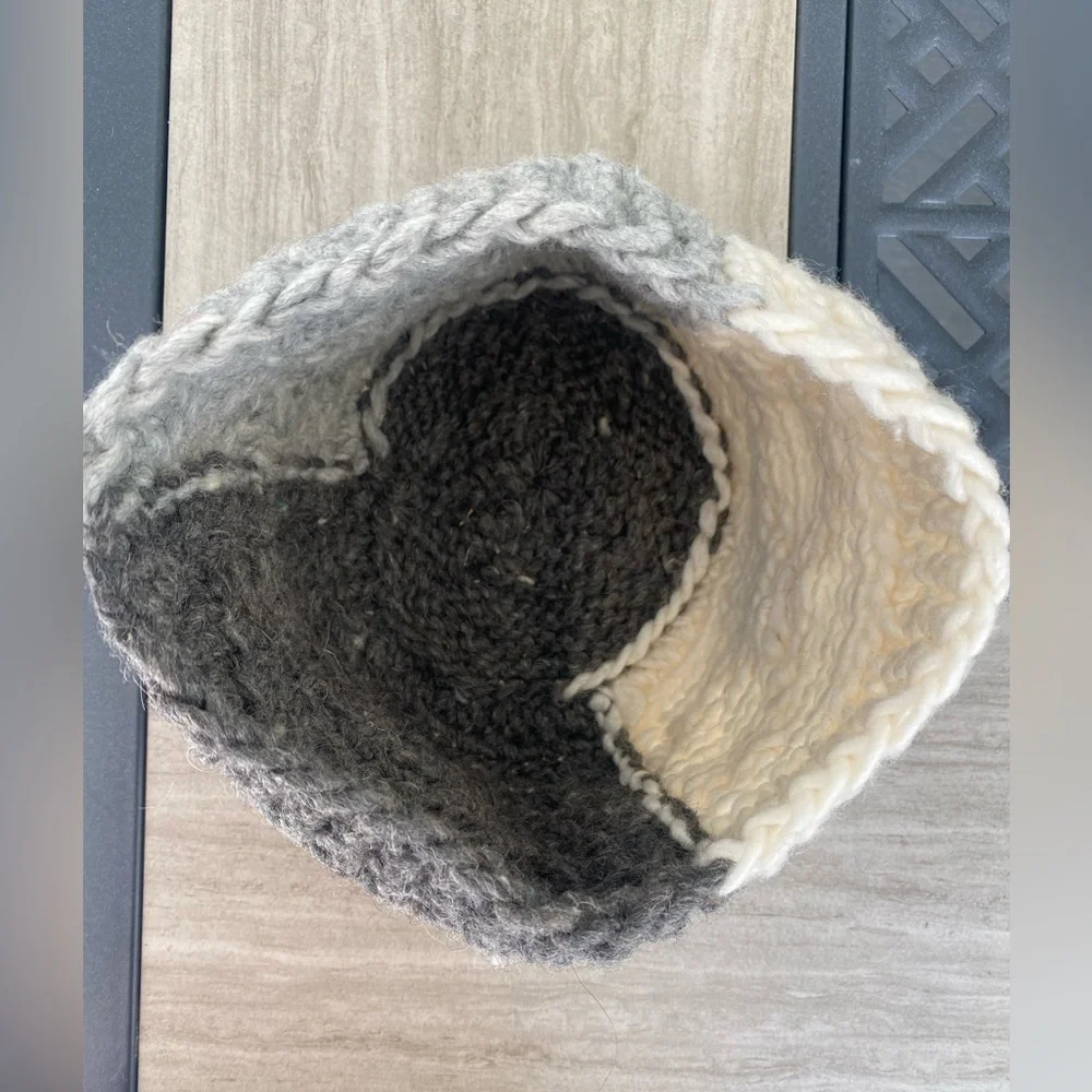 GIRL'S HANDMADE KNITTED HAT